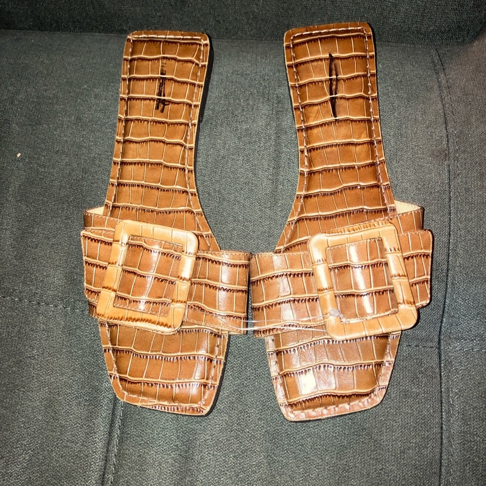 Ann Taylor Embossed Leather Buckle Slide Sandals Size 8M